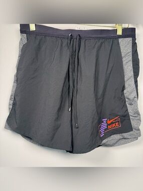 NIKE MENS FLEX STRIDE
FUTURE FAST 2-IN-1 Running Shorts L Black Gray 4” Hybrid